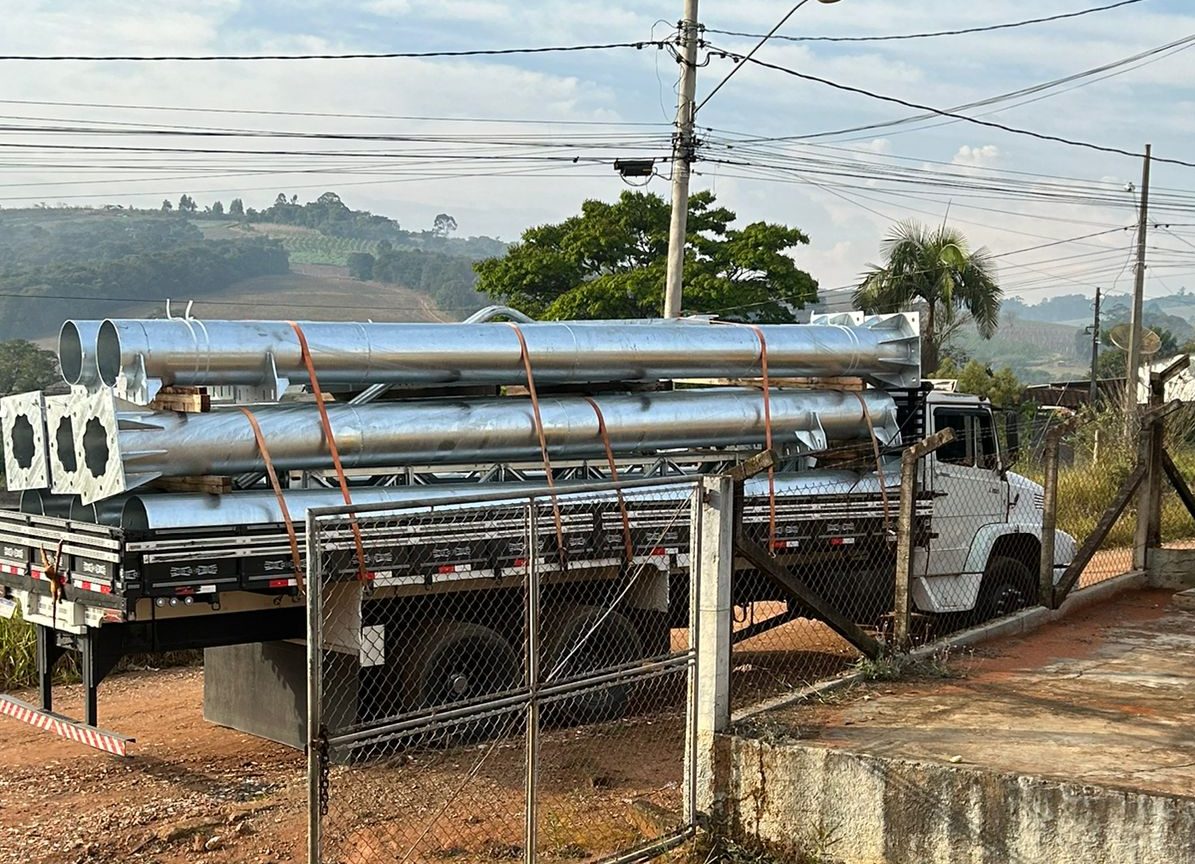 PÓRTICOS E SEMI PÓRTICOS